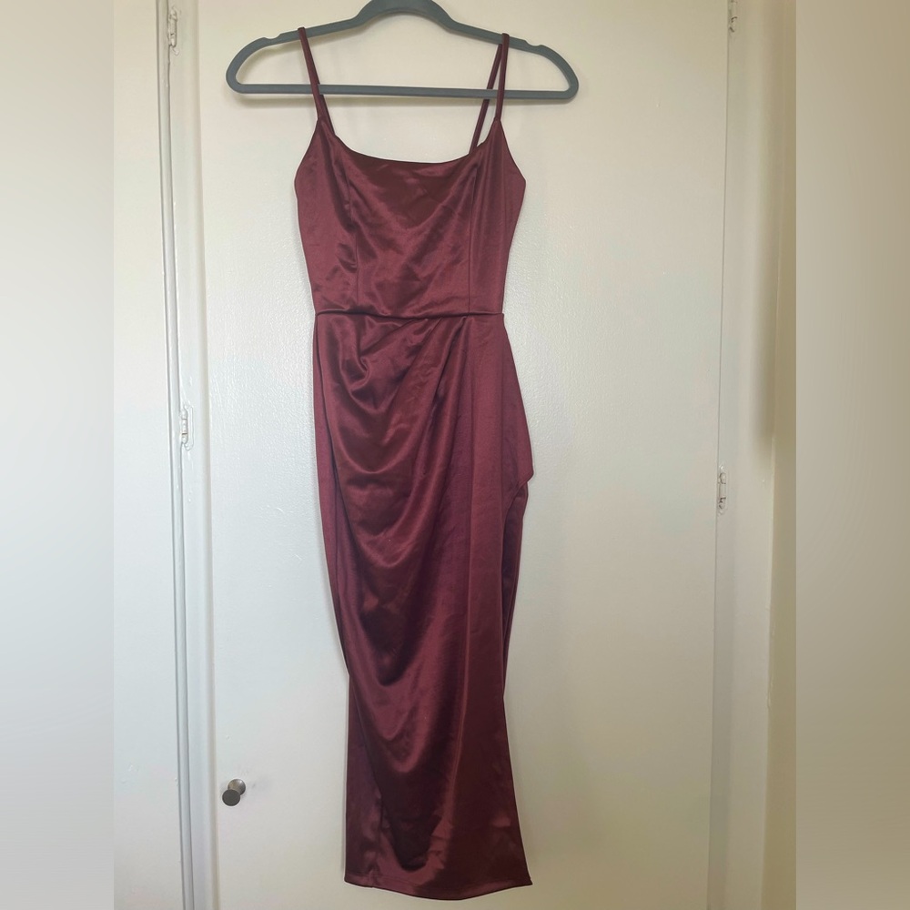 Windsor Dress. Spaghetti straps. Mid length. Dark maroon/brown color.
